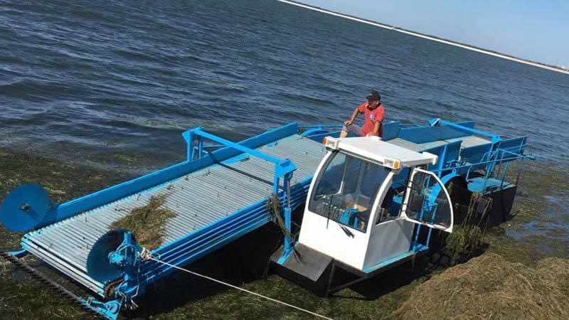   Спасательное судно для очистки водоемов от мусора и ила в Южной Америке
